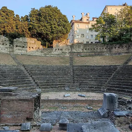 Piazza Unita 15 Min Walk - Design, Netflix E Wifi Homestay szállás