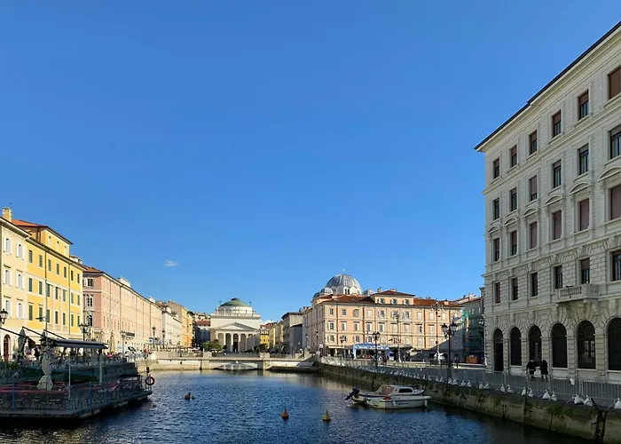 Piazza Unita 15 Min Walk - Design, Netflix E Wifi Rum i privatbostad Trieste